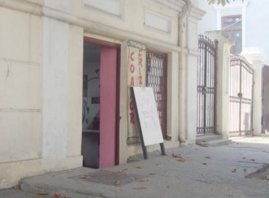 Scandal în Piaţa Griviţei: doi bărbaţi s-au luat la bătaie într-un coafor